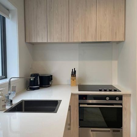 Parkside Retreat - 3 Beds -Sleeps 6 Near Westfield Villa Крайстчърч Екстериор снимка
