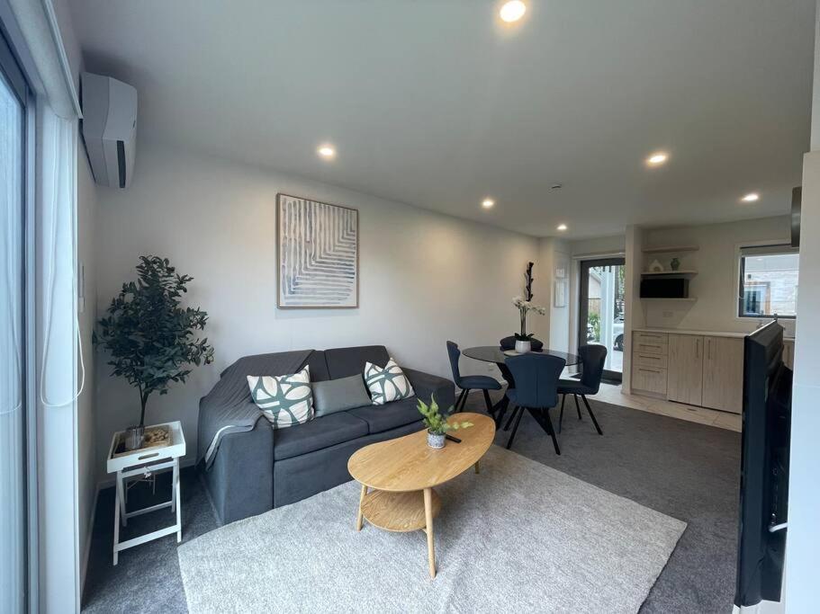 Parkside Retreat - 3 Beds -Sleeps 6 Near Westfield Villa Крайстчърч Екстериор снимка
