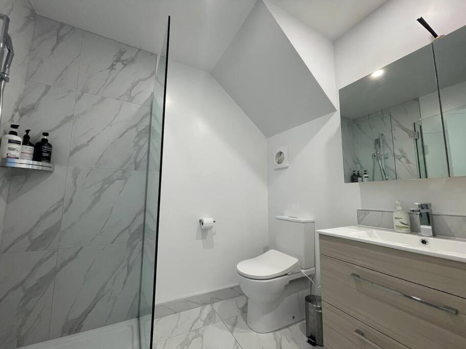 Parkside Retreat - 3 Beds -Sleeps 6 Near Westfield Villa Крайстчърч Екстериор снимка