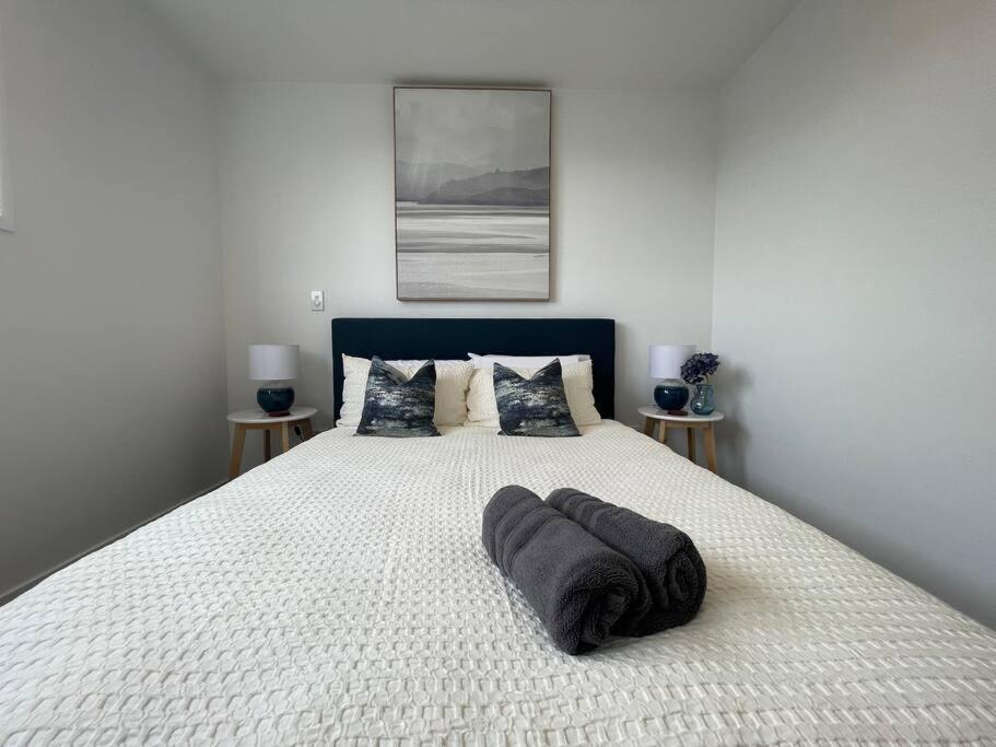 Parkside Retreat - 3 Beds -Sleeps 6 Near Westfield Villa Крайстчърч Екстериор снимка